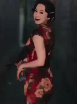绿母抖奶风系列:骚妈 [01:32]